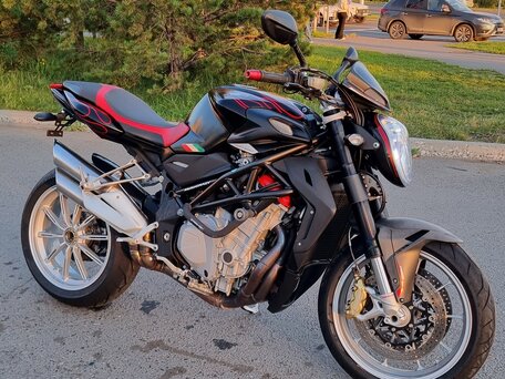 2015 MV Agusta Brutale 1090, чёрный, 650000 рублей, вид 2