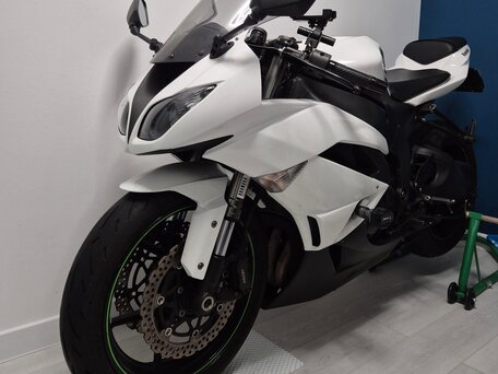 2010 Kawasaki ZX-6 Ninja, белый, 600000 рублей, вид 1