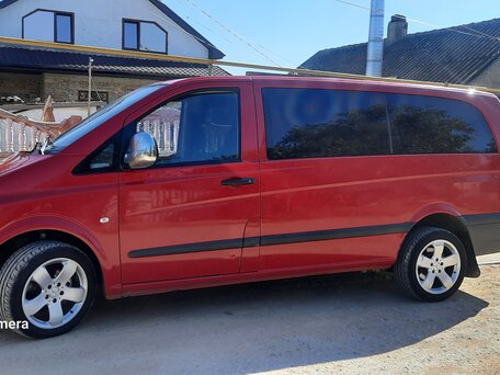 2005 Mercedes-Benz Vito, красный, 2000000 рублей, вид 3