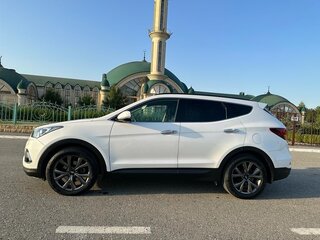 2017 Hyundai Santa Fe III Рестайлинг, белый, 2370000 рублей, вид 4