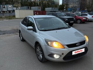 2010 Ford Focus II Рестайлинг, серебристый, 495000 рублей, вид 3