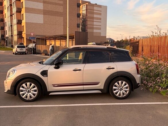 2021 Mini Countryman Cooper D II Рестайлинг, серый, 3200000 рублей - вид 4