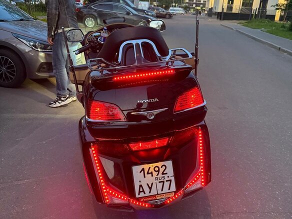 2012 Honda GL 1800 Gold Wing, серебристый, 1999000 рублей - вид 14