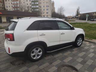 2013 Kia Sorento II Рестайлинг, белый, 1700000 рублей, вид 3