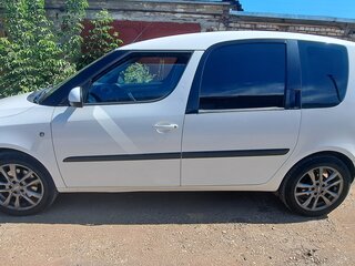 2009 Skoda Roomster I, белый, 650000 рублей, вид 4