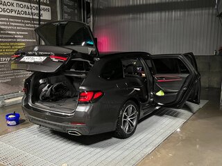 2020 BMW 5 серии 520d xDrive VII (G30/G31/G38) Рестайлинг, серый, 5000000 рублей, вид 4
