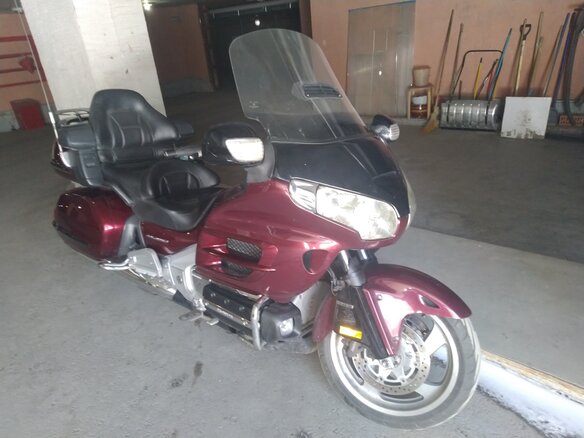 2009 Honda GL 1800 Gold Wing, пурпурный, 764144 рублей