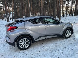 2017 Toyota C-HR I, серый, 2000000 рублей, вид 4