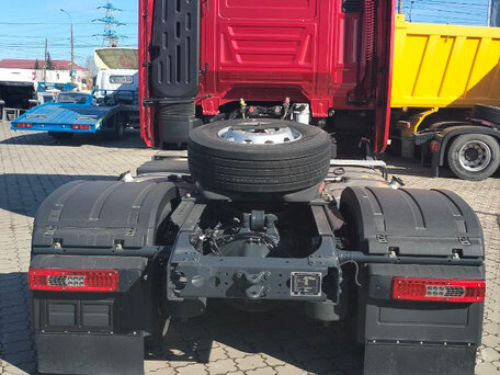2023 IVECO-Hongyan 4x2, красный, 7950000 рублей, вид 3