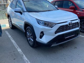 2022 Toyota RAV4 V (XA50), белый, 4900000 рублей, вид 1