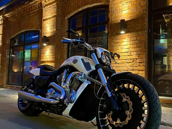 2013 Harley-Davidson V-Rod Muscle, белый, 5100000 рублей - вид 19
