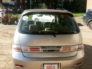 2002 Toyota Gaia, серебристый, 700000 рублей, вид 2