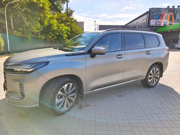2024 Exeed VX I Рестайлинг, серый, 3999000 рублей - вид 4