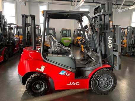 2025 JAC CPCD35, красный, 1490000 рублей, вид 3