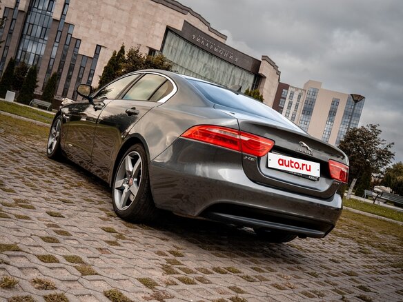 2016 Jaguar XE EcoBoost I, серый, 1399000 рублей - вид 7