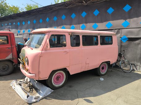 1991 УАЗ 3741, розовый, 150000 рублей, вид 2