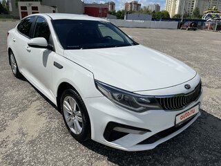 2019 Kia Optima IV Рестайлинг, белый, 1465000 рублей, вид 1