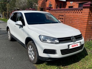 2014 Volkswagen Touareg II, белый, 2350000 рублей, вид 3