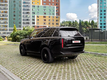 2024 Land Rover Range Rover P400 MHEV V, чёрный, вид 4