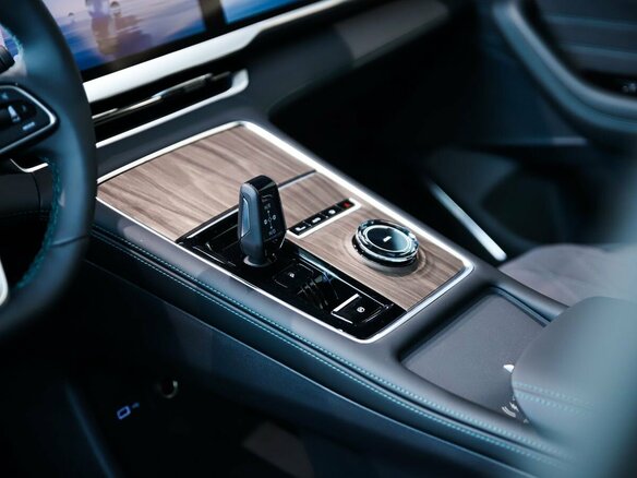 2026 Geely Monjaro I, серебристый - вид 12