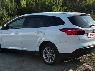 2017 Ford Focus III Рестайлинг, белый, 600000 рублей, вид 4