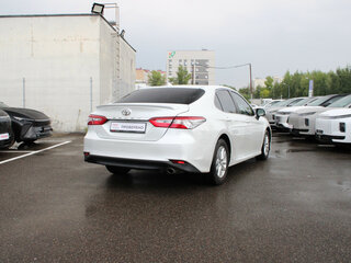 2018 Toyota Camry VIII (XV70), белый, 2293500 рублей, вид 4