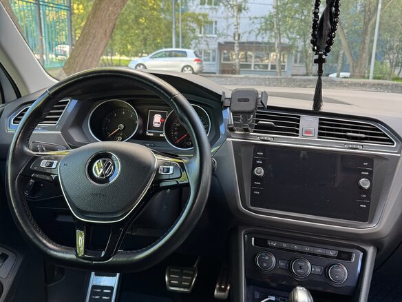 2018 Volkswagen Tiguan II, белый, 2070000 рублей - вид 7