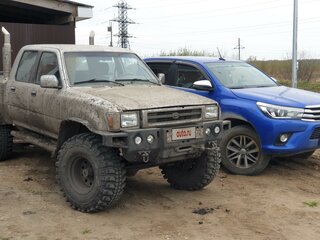 1992 Toyota Hilux V, серый, 950000 рублей, вид 2