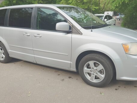 2011 Dodge Caravan Grand V, серый, 1349999 рублей, вид 3