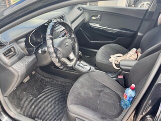 2012 Kia Rio 4-speed III, чёрный, 700000 рублей, вид 5