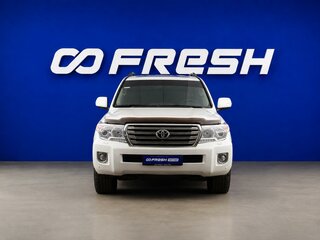2015 Toyota Land Cruiser 200 Series Рестайлинг 1, белый, 3100444 рублей, вид 3