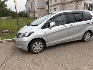 2011 Honda Freed I, серебристый, 950000 рублей, вид 3