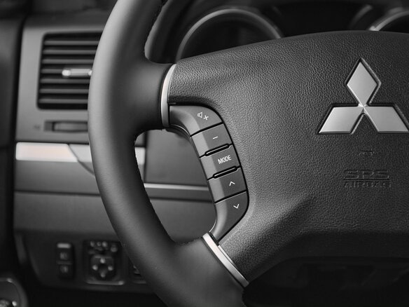 2012 Mitsubishi Pajero IV Рестайлинг 1, коричневый, 1699000 рублей - вид 10