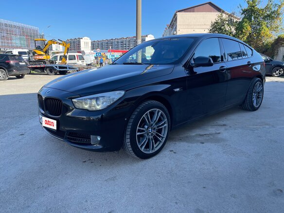 2011 BMW 5 серии Gran Turismo 550i xDrive VI (F10/F11/F07), чёрный, 1670000 рублей