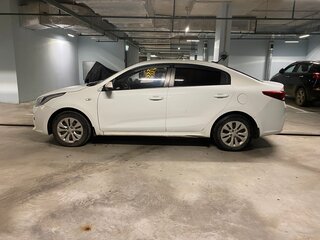 2017 Kia Rio IV, белый, 680000 рублей, вид 3