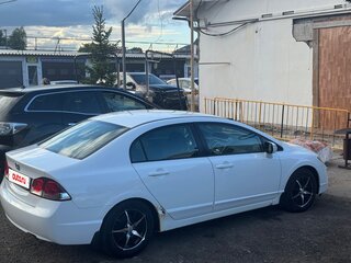 2010 Honda Civic VIII Рестайлинг, белый, 750000 рублей, вид 3