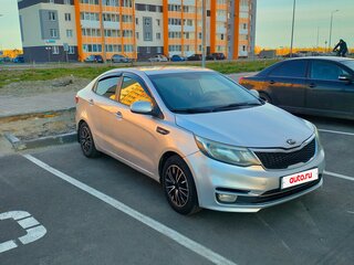 2016 Kia Rio III Рестайлинг, серебристый, 685000 рублей, вид 5
