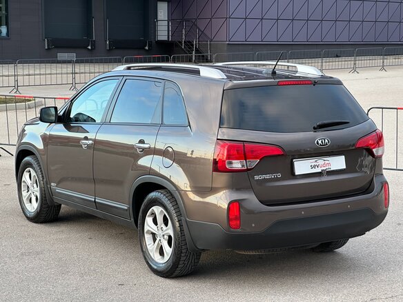 2018 Kia Sorento II Рестайлинг, бежевый, 2097000 рублей - вид 26