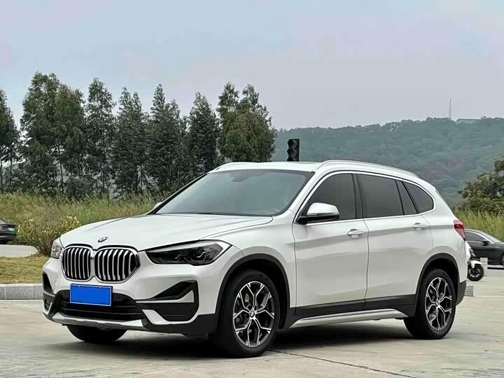 Открыть фотографии: BMW X1 II (F48) Рестайлинг