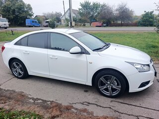 2011 Chevrolet Cruze I, белый, 750000 рублей, вид 4
