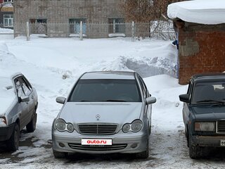 2004 Mercedes-Benz C-Класс 180 II (W203), серебристый, 600000 рублей, вид 1