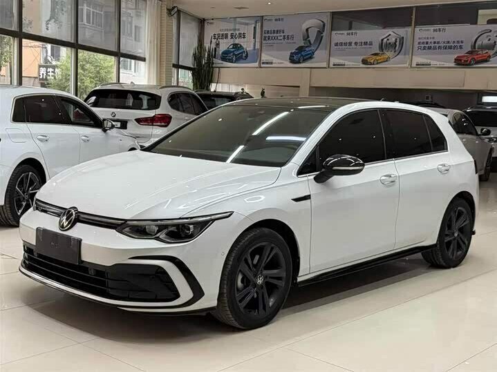 Открыть фотографии: Volkswagen Golf VIII
