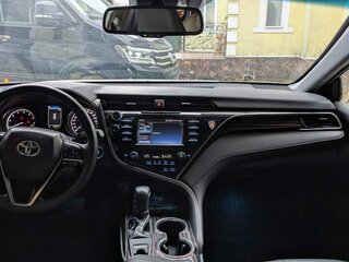 2021 Toyota Camry VIII (XV70), чёрный, 3050000 рублей, вид 3