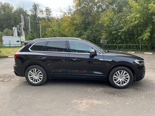 2018 Volkswagen Touareg III, чёрный, 4350000 рублей, вид 5