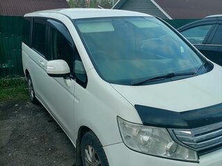 2011 Honda Stepwgn IV, белый, 1340000 рублей, вид 3