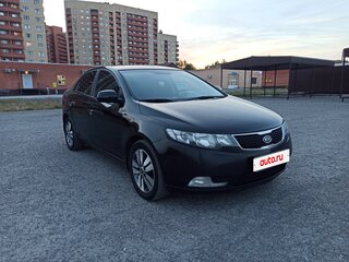 2013 Kia Cerato 6-speed II, чёрный, 850000 рублей, вид 4