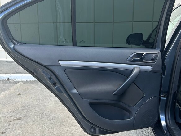 2010 Skoda Octavia II (A5) Рестайлинг, серый, 870000 рублей - вид 15
