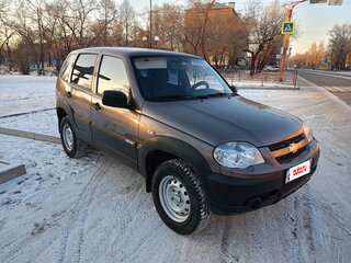 2014 Chevrolet Niva I Рестайлинг, коричневый, 700000 рублей, вид 2
