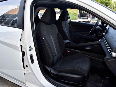 2026 Hyundai Elantra VII (CN7) Рестайлинг, белый, 1785000 рублей, вид 4