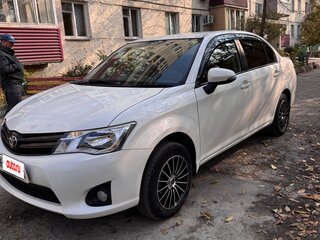 2015 Toyota Corolla Axio XI (E160, E170, E180), белый, 930000 рублей, вид 2